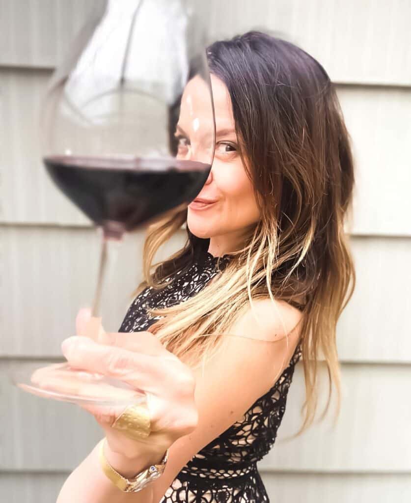 5 Techniques For Holding a Wine Glass (Stem & Stemless) Coastal Wine